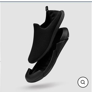 Black Muvez Sneakers removable sole